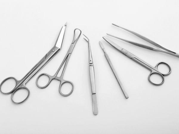Parapharmacie vente en ligne de produits Coutellerie / Pinces à Epiler Accessoires